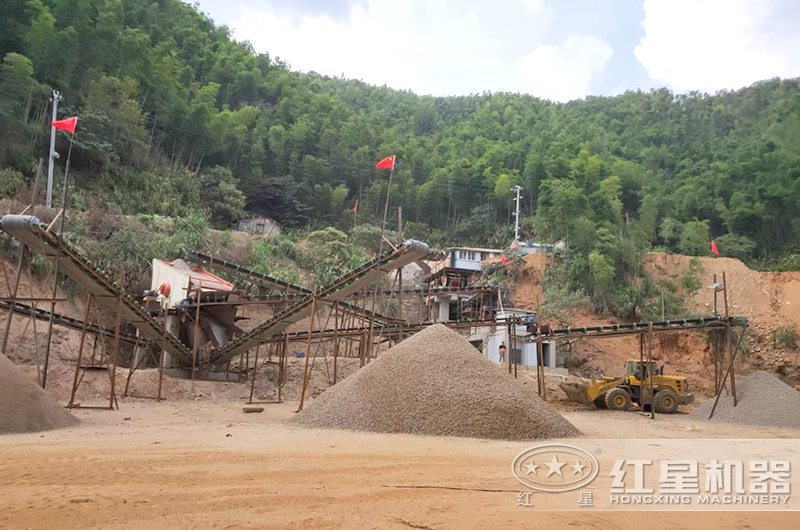 石屑與機制砂生產(chǎn)現(xiàn)場